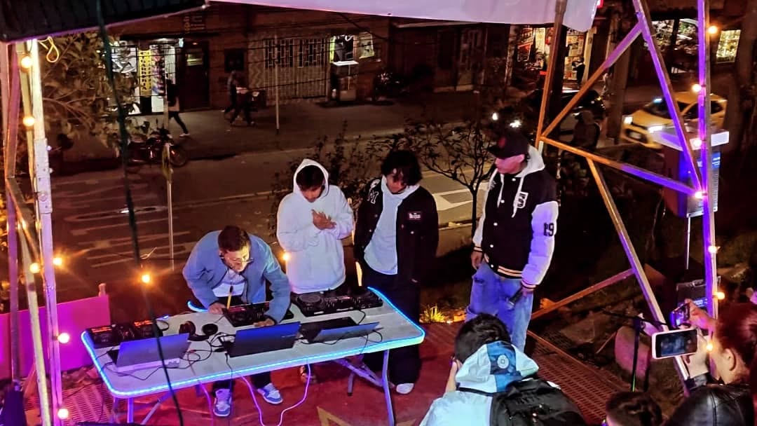 Colectivo juvenil Dlooperscratch